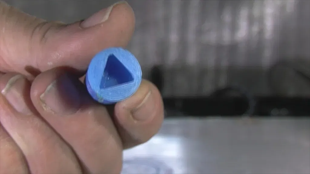 Chìa khóa hình tam giác cho tủ điện/gas dài - Image 8