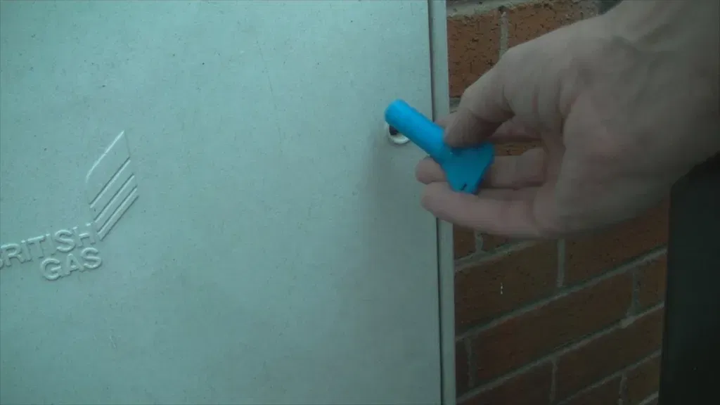 Chìa khóa hình tam giác cho tủ điện/gas dài - Image 11