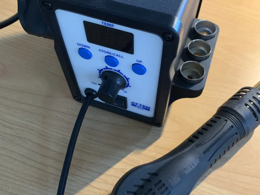 Giá đỡ vòi cho máy hàn khí nóng Atten 858D+ - Image 1