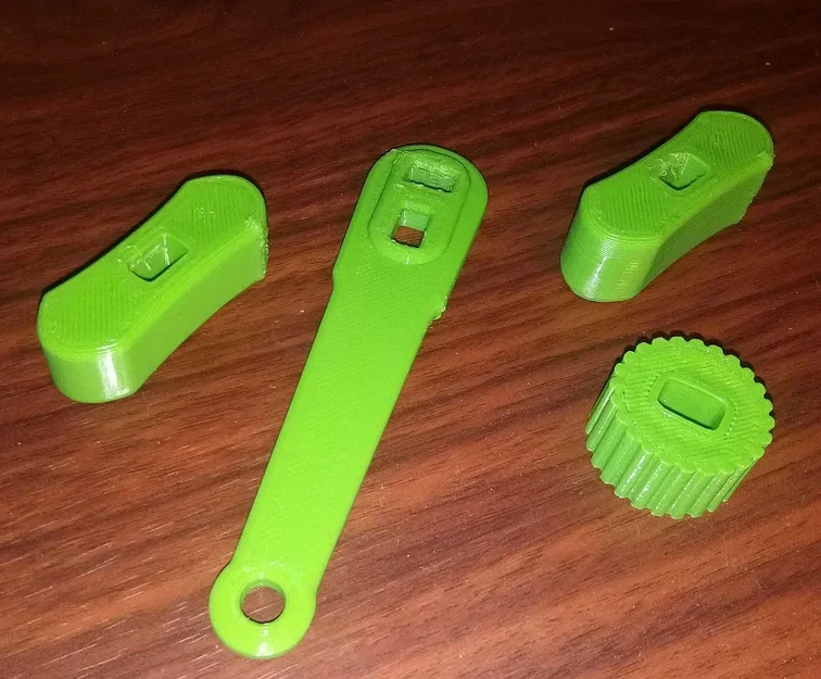 Công cụ mở và đóng van bình oxy y tế - Image 1