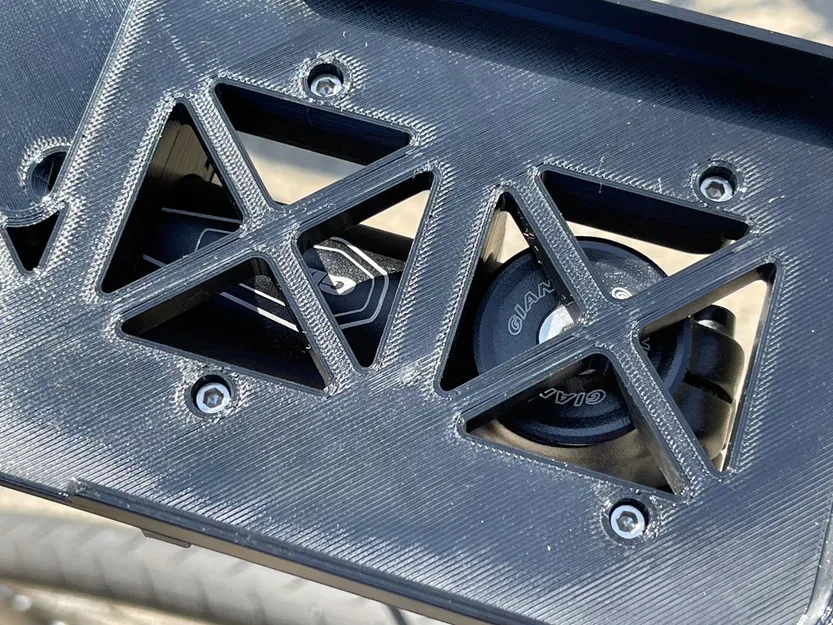 Giá đỡ cho iPhone 12 Pro Max trong vỏ OtterBox - Image 3