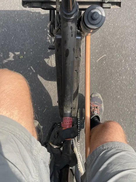 Giá đỡ cho cột trên xe đạp Globe - Image 2