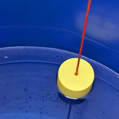 Cảm biến mức nước cho thùng chứa mưa bằng phao đơn giản