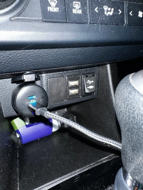 Giá đỡ cổng USB cho đầu DVD Corolla 2014 - Image 1