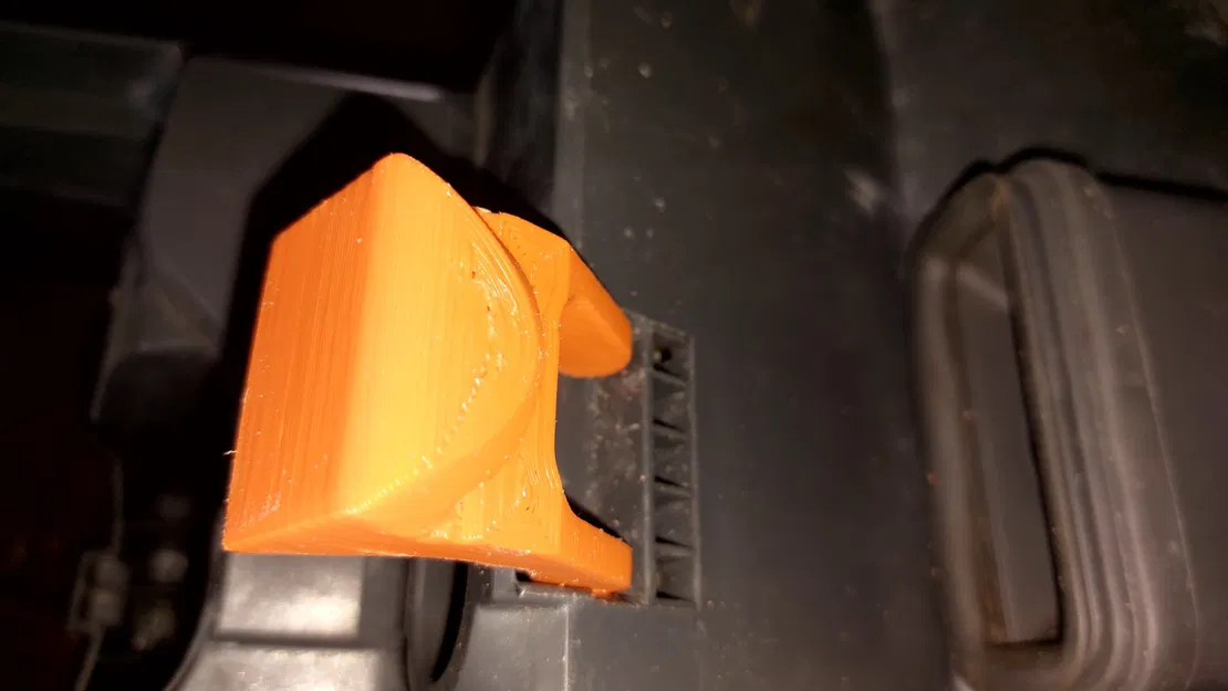 Kẹp thay thế cho bình nước máy giặt thảm Vax Rapide Ultra 2 - Image 2