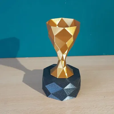 Cúp và đế in nhanh kiểu low-poly