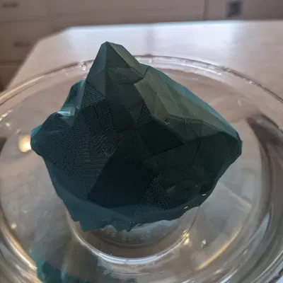 Băng trôi Lowpoly nổi trên mặt nước