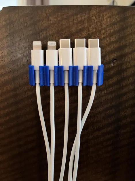 Giá đỡ cáp USB-C và Lightning cho thiết bị Apple - Image 1