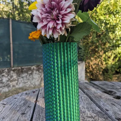 Bình hoa hình bắp ngô độc đáo cho trang trí nội thất