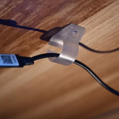 Kẹp giữ cáp đa năng cho bàn làm việc