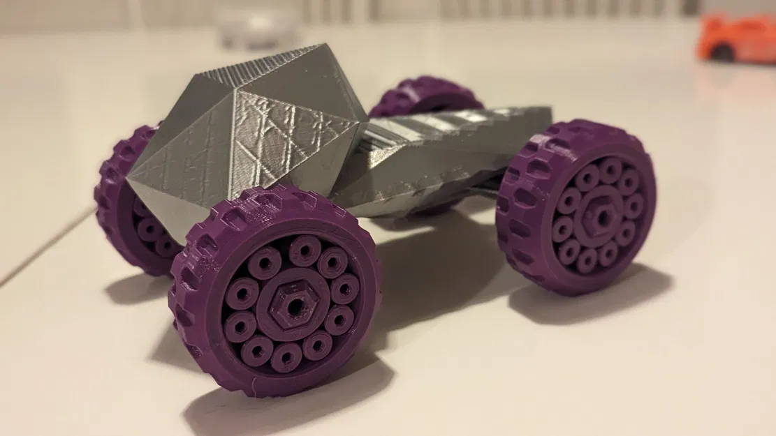 Xe ô tô đồ chơi hexa phong cách low poly - Image 1