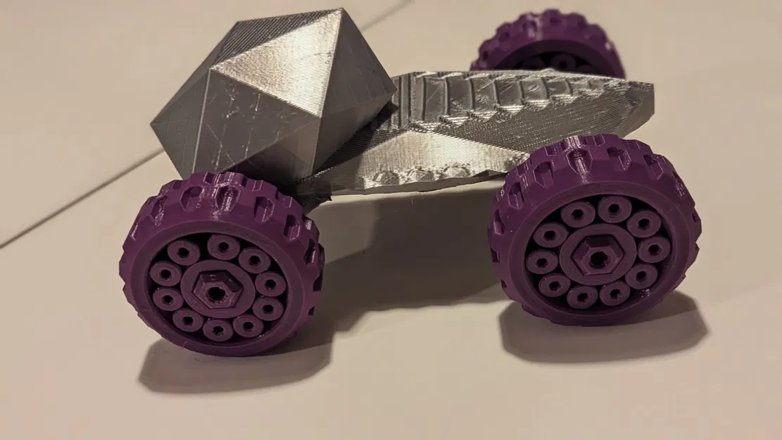 Xe ô tô đồ chơi hexa phong cách low poly - Image 3