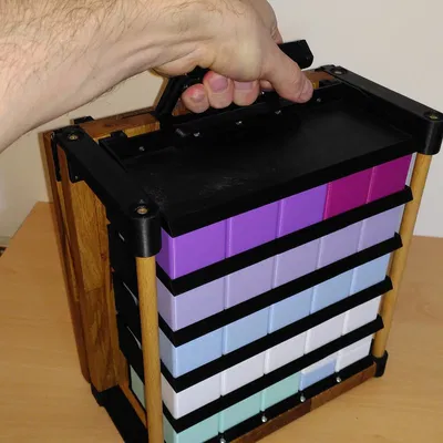 Tường lưu trữ Gridfinity có thể gập lại cho 50 thùng chứa