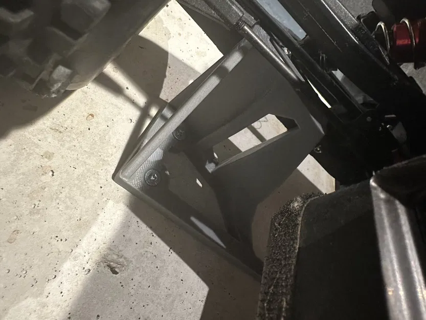 Giá đỡ tường cho xe điều khiển từ xa Arrma Notorious 6S - Image 2