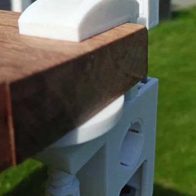 Cái kẹp bàn Tesa thiết kế lại hoàn toàn