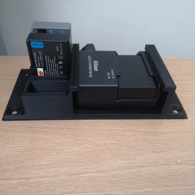 Giá đỡ sạc pin Nikon cho bàn làm việc