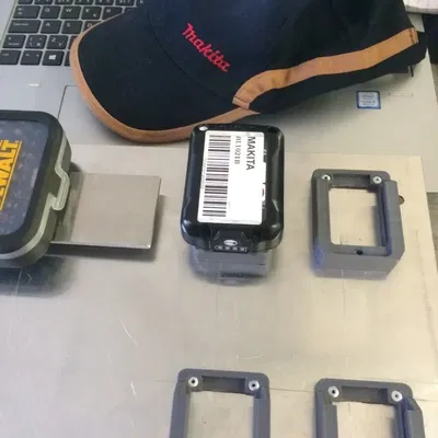 Giá đỡ pin 12V cho dụng cụ không dây Makita với khóa chống rơi