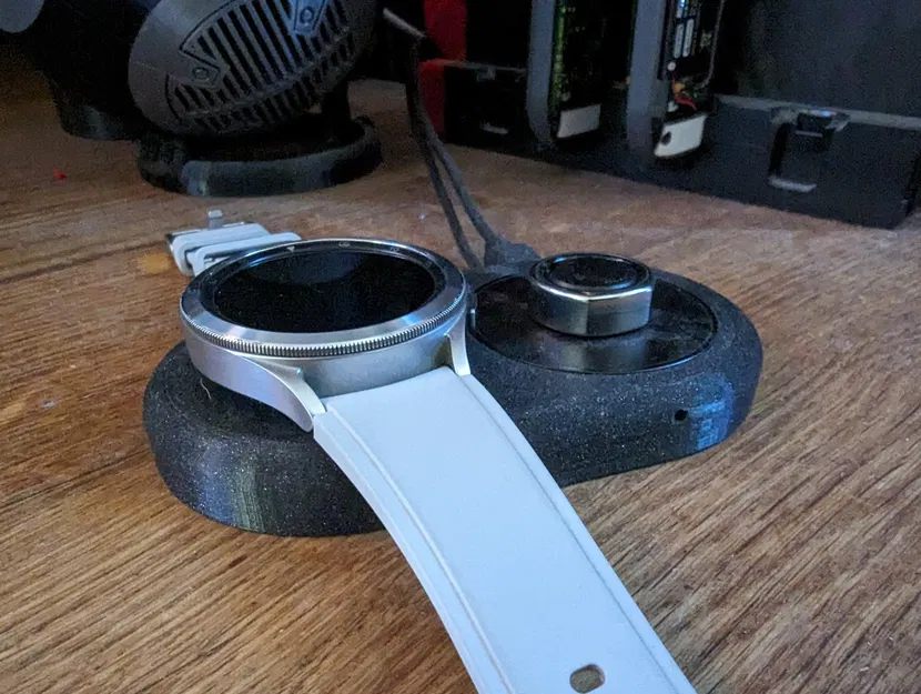 Bệ sạc cho đồng hồ Samsung và nhẫn Oura - Image 1