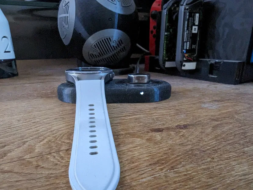 Bệ sạc cho đồng hồ Samsung và nhẫn Oura - Image 2