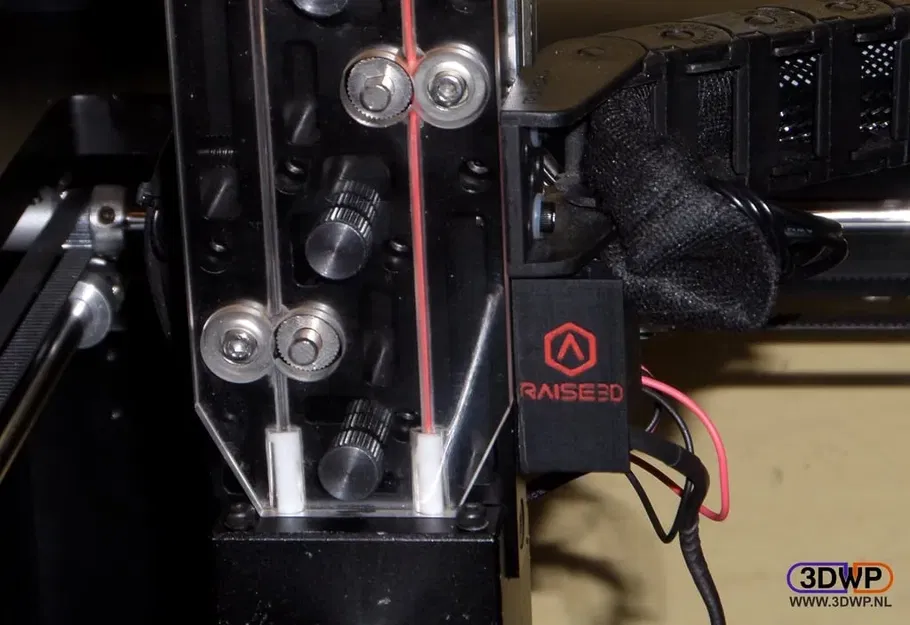 Bìa bảo vệ bảng điều khiển đùn màu đôi Raise3D - Image 1