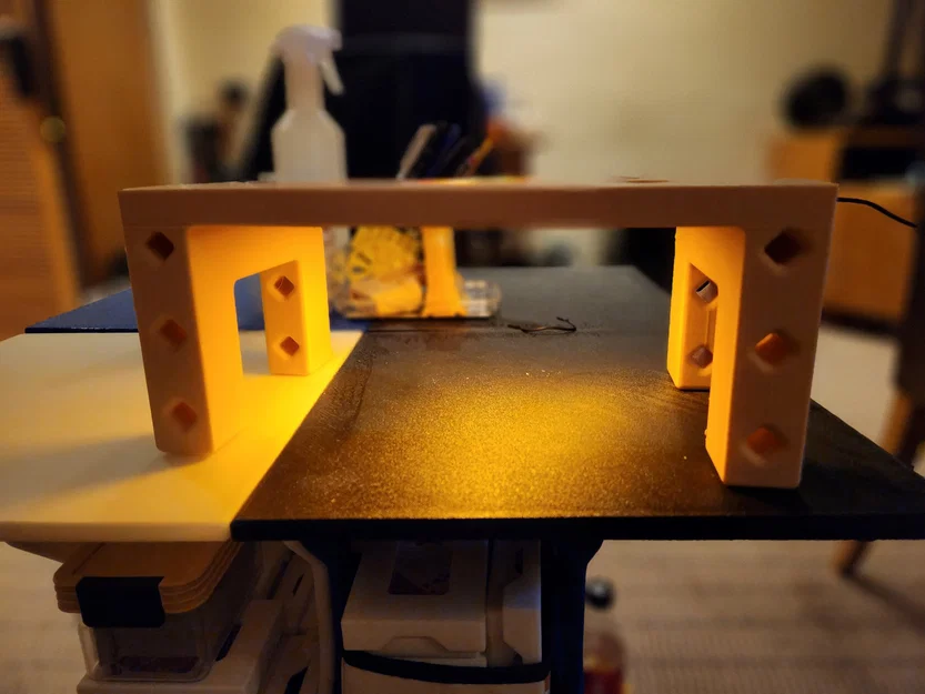 Giá đỡ màn hình với khe ánh sáng LED - Image 1