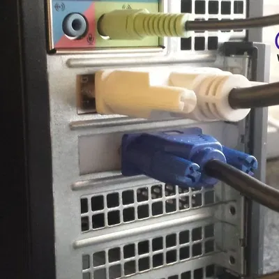 Nắp khe PCI thấp cho kết nối VGA