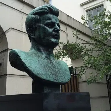 Tượng bán thân John F. Kennedy tại Marylebone, London