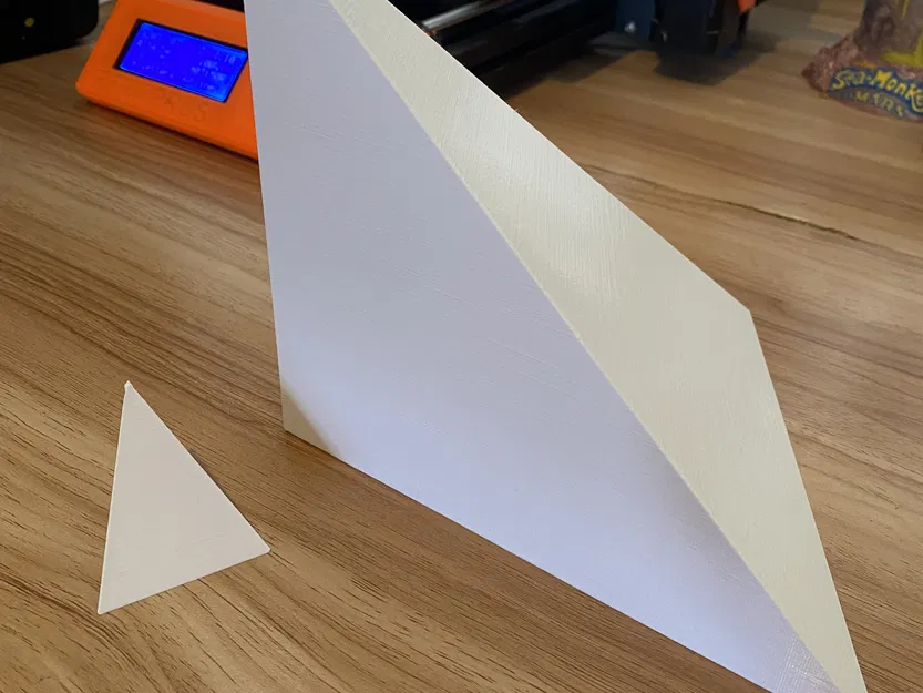 Tam giác tối thượng với thiết kế poly thấp nhất - Image 1