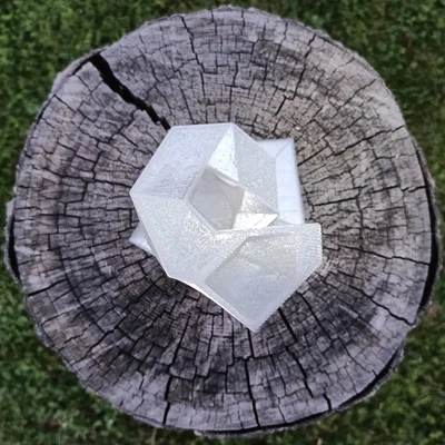 Tháp xí ngầu xoắn ốc (Low Poly)