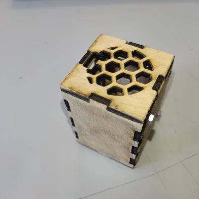 Vỏ bọc cho NerdMiner V2 chế tạo bằng CNC laser