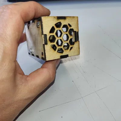 Vỏ bọc cho NerdMiner V2 chế tạo bằng CNC laser