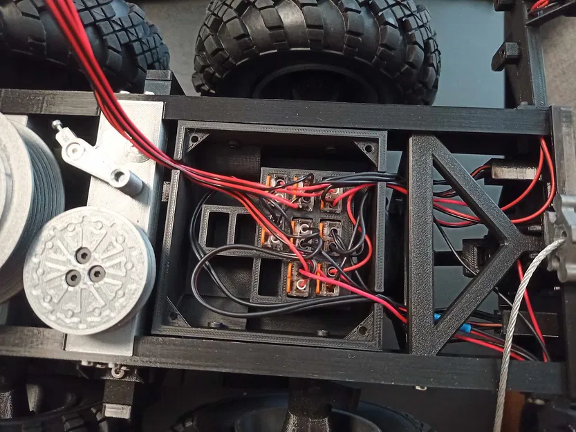 Hộp chứa kết nối WAGO cho xe Tatru 8x8 - Image 2