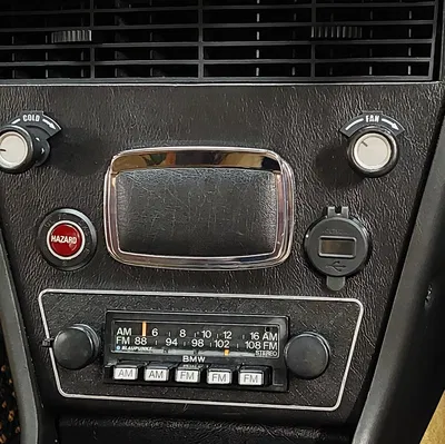 Viền radio Blaupunkt Frankfurt cho BMW 2002 năm 1976