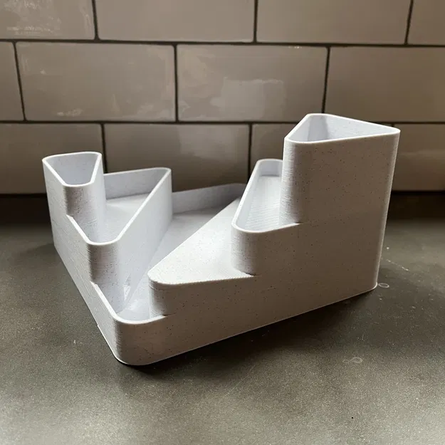 Vườn bậc thang để bàn với hệ thống tưới nước tự động - Image 1