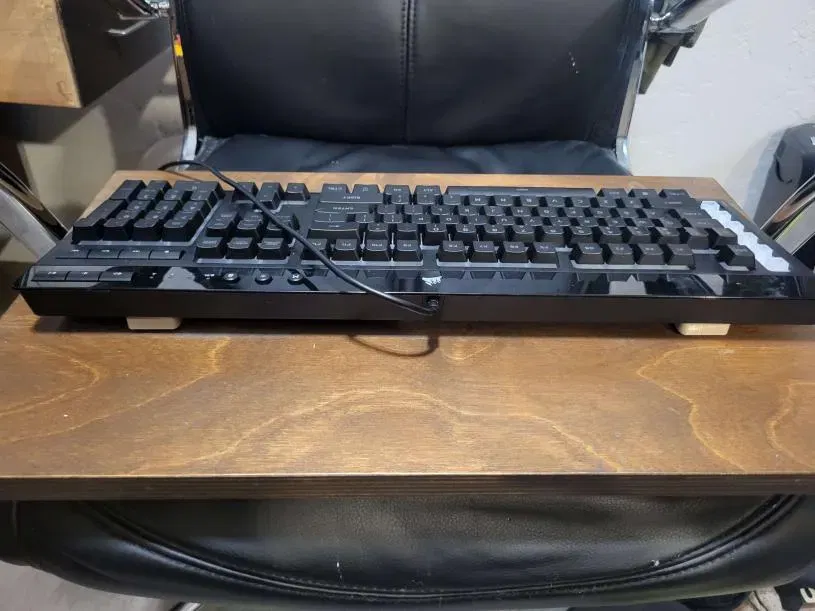 Chân đế cho bàn phím gập lại - Image 2