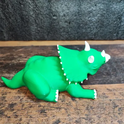 Tượng triceratops buồn ngủ in 3D đa màu sắc