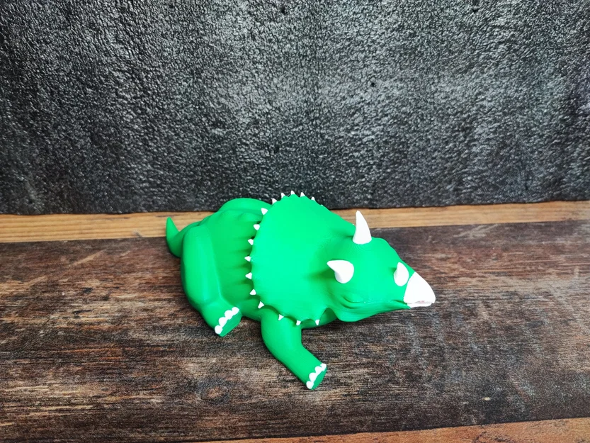 Tượng triceratops buồn ngủ in 3D đa màu sắc - Image 4