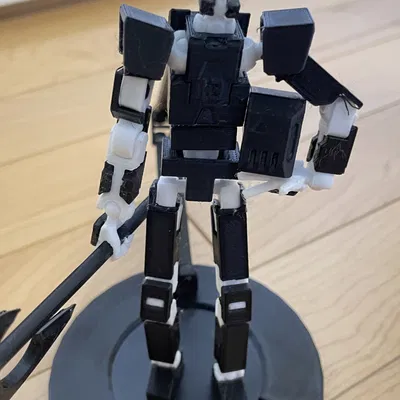 Đầu hình tam giác cho nhân vật Lucky 13