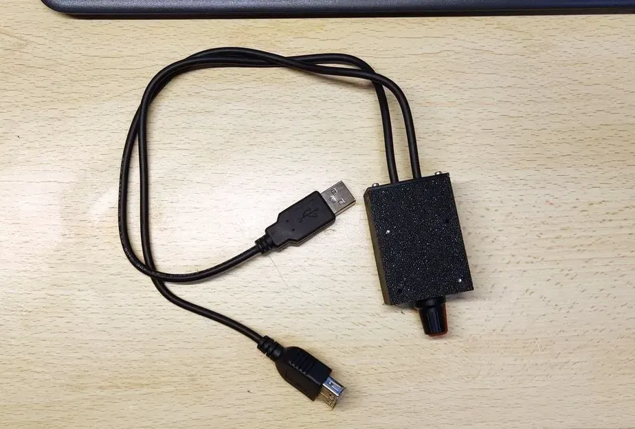 Vỏ chứa bộ điều chỉnh điện áp PWM với cổng USB - Image 1