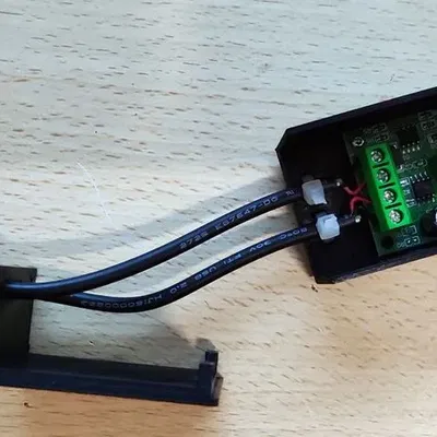 Vỏ chứa bộ điều chỉnh điện áp PWM với cổng USB