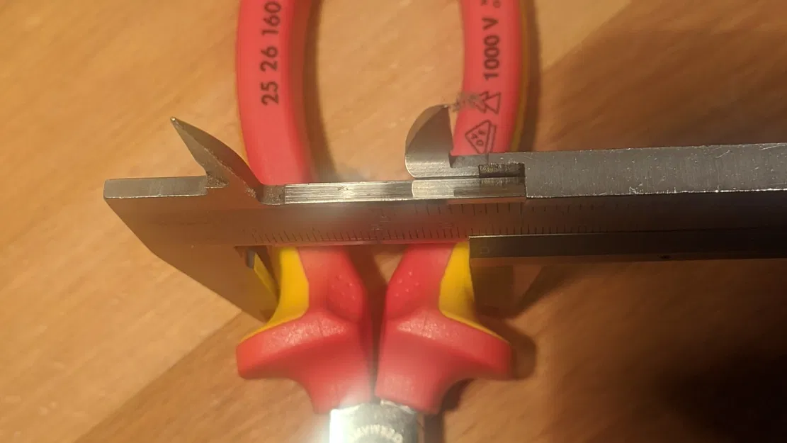 Giá đỡ tường Knipex tùy chỉnh cho kìm VDE - Image 2