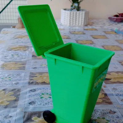 Giá đỡ bút hình hộp với nắp mở dễ thương