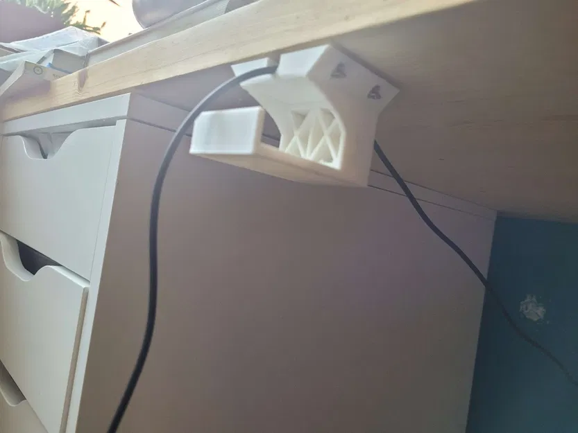 Giá đỡ tai nghe arctis 3 với cáp aux ẩn dưới bàn - Image 1