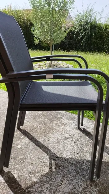 Cale giữa các ghế vườn để tránh va chạm khi xếp chồng - Image 12