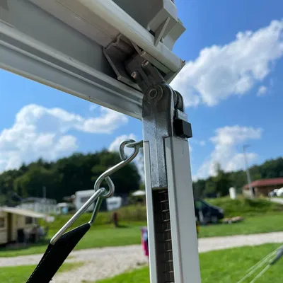 Móc an toàn Thule Omnistor cho dây đai chống bão