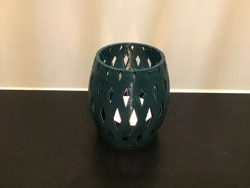 Giá đỡ nến với hiệu ứng ánh sáng độc đáo - Image 1