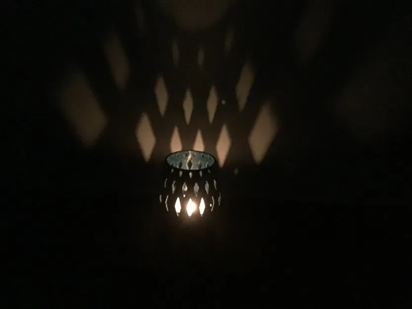 Giá đỡ nến với hiệu ứng ánh sáng độc đáo - Image 3