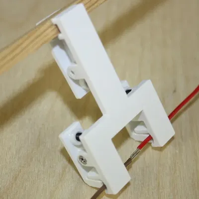 Công cụ hàn cáp với kẹp giữ và lò xo bút bi