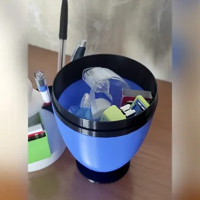 Giá đỡ đồ vật hình bút BIC khổng lồ