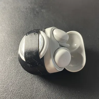 Bao da Google Pixel Buds A-Series kèm giá đỡ Airtag